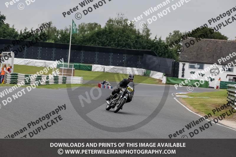 Vintage motorcycle club;eventdigitalimages;mallory park;mallory park trackday photographs;no limits trackdays;peter wileman photography;trackday digital images;trackday photos;vmcc festival 1000 bikes photographs